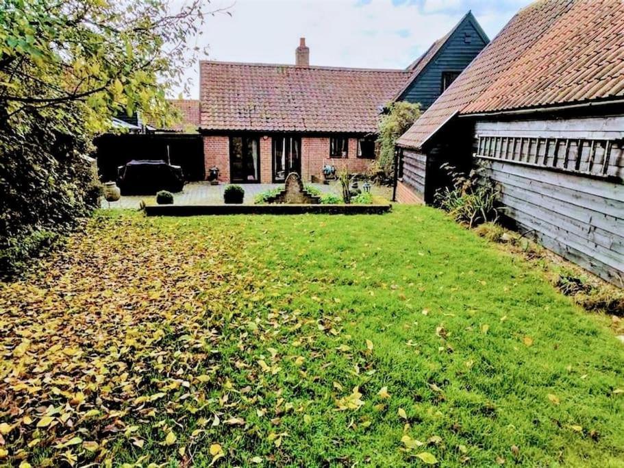 Stunning Barn Conversion Ideal For Large Families Bildeston Exterior photo